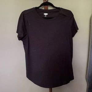 Black crew neck tee